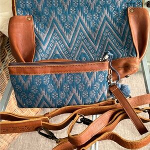 Nena and Co Valiant teal and wristlet